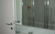 residence LE PALME: C6 - bagno con box doccia (esempio)