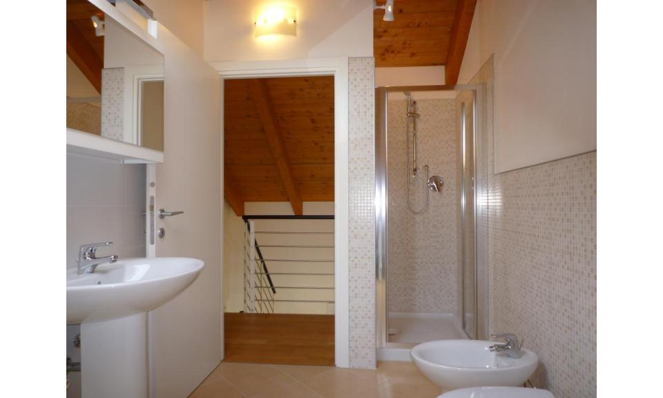 residence LE PALME: C6/PTX - bagno con box doccia (esempio)