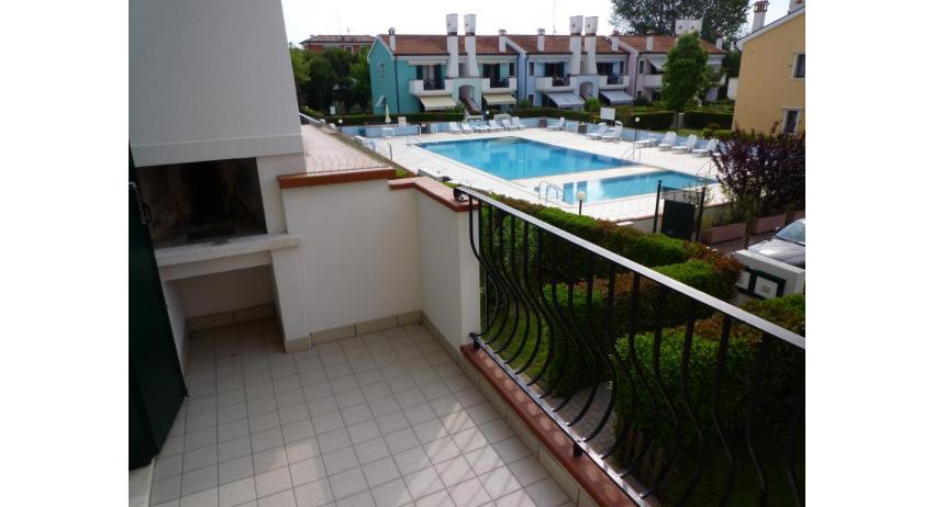 résidence LE BRICCOLE: C5/1 - balcon vue piscine (exemple)