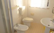 residence BALI: B4 - bagno con box doccia (esempio)