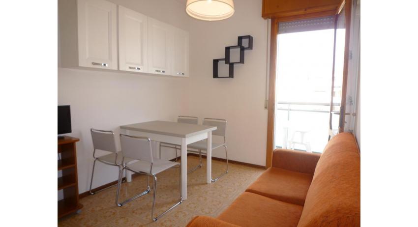 appartamenti LARA: C4 - soggiorno (esempio)