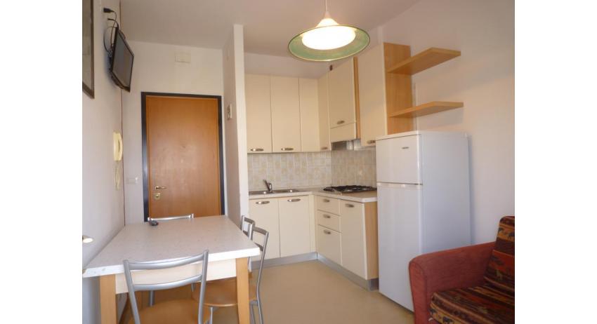 appartamenti LARA: C4 - cucina (esempio)