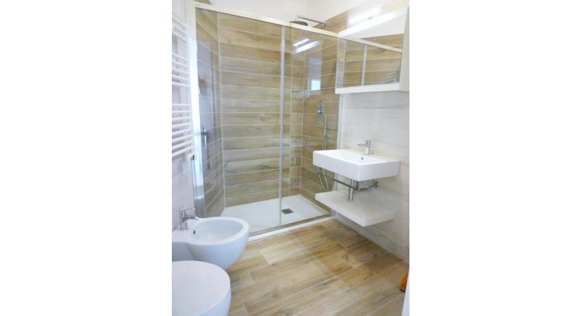 residence TORINO: A4 - bagno rinnovato (esempio)