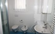 residence MEDITERRANEE: B5 - bagno con box doccia (esempio)