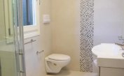 appartamenti Residenza GREEN MARINE: C8/4 - bagno con box doccia (esempio)