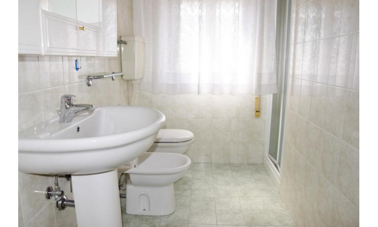 appartamenti VILLA VANIA: B5 - bagno (esempio)
