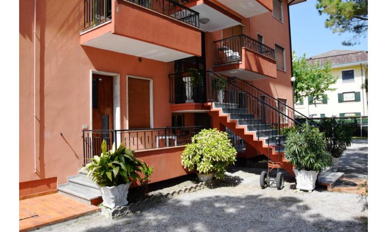 appartamenti VILLA VANIA: B5+ - balcone (esempio)