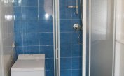 appartamenti SOLVEIG: B4 - bagno con box doccia (esempio)