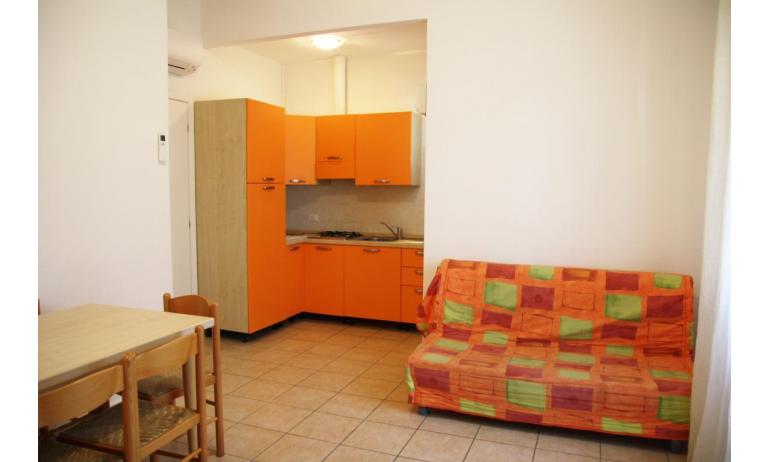 appartamenti JOLLY: C8 - soggiorno (esempio)