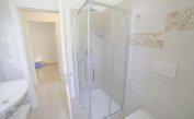 residence DOMUS FIORITA: C5 - bagno con box doccia (esempio)
