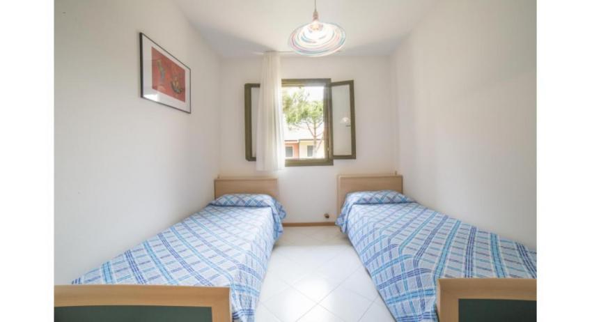 résidence PORTO SOLE: D6 - chambre avec deux lits (exemple)
