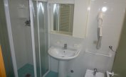 residence BALI: C6 - bathroom with a shower enclosure (example)