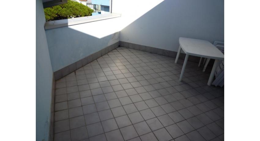 residence BALI: C6 - terrazzo (esempio)