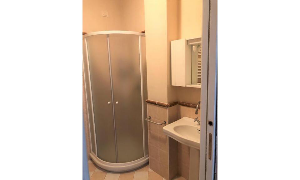 residence ACERI ROSSI: C6 - bagno con box doccia (esempio)