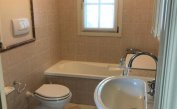 residence ACERI ROSSI: C6 - bagno con vasca (esempio)
